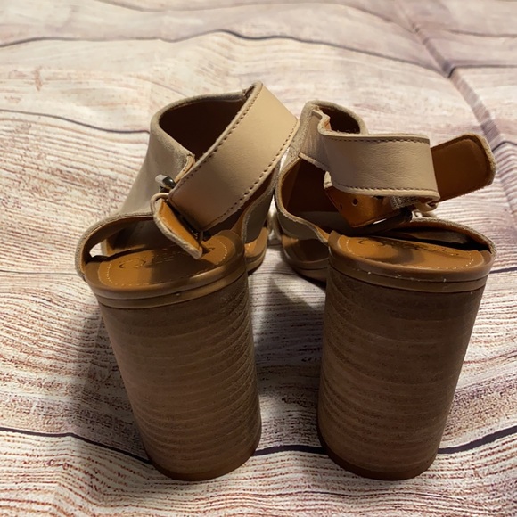 NWOT leather chunky heel sandals - Picture 4 of 7